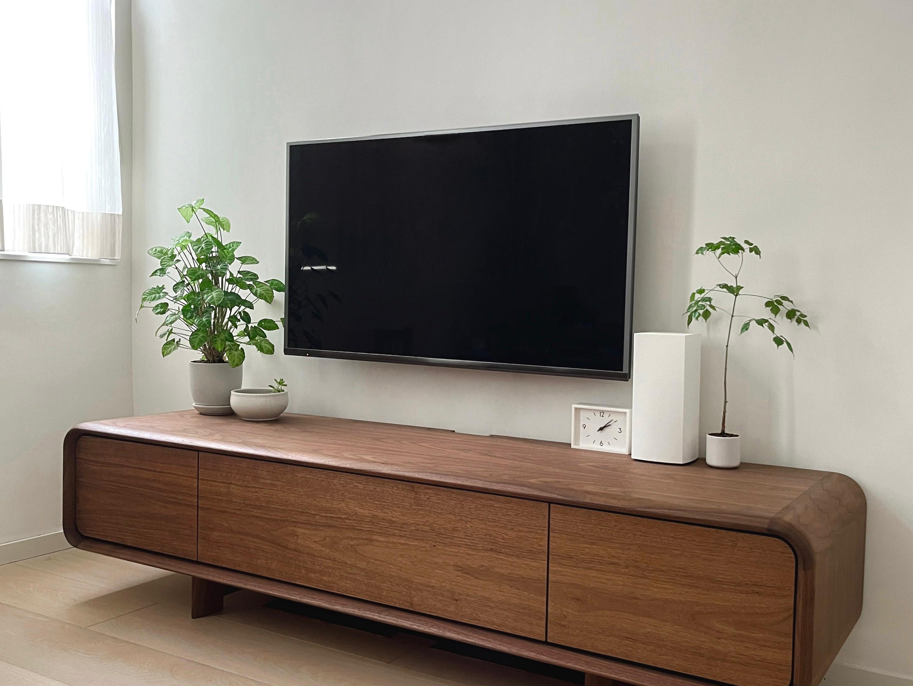 沙田:簡約風格的最佳選擇:胡桃木飛驒圓角電視櫃