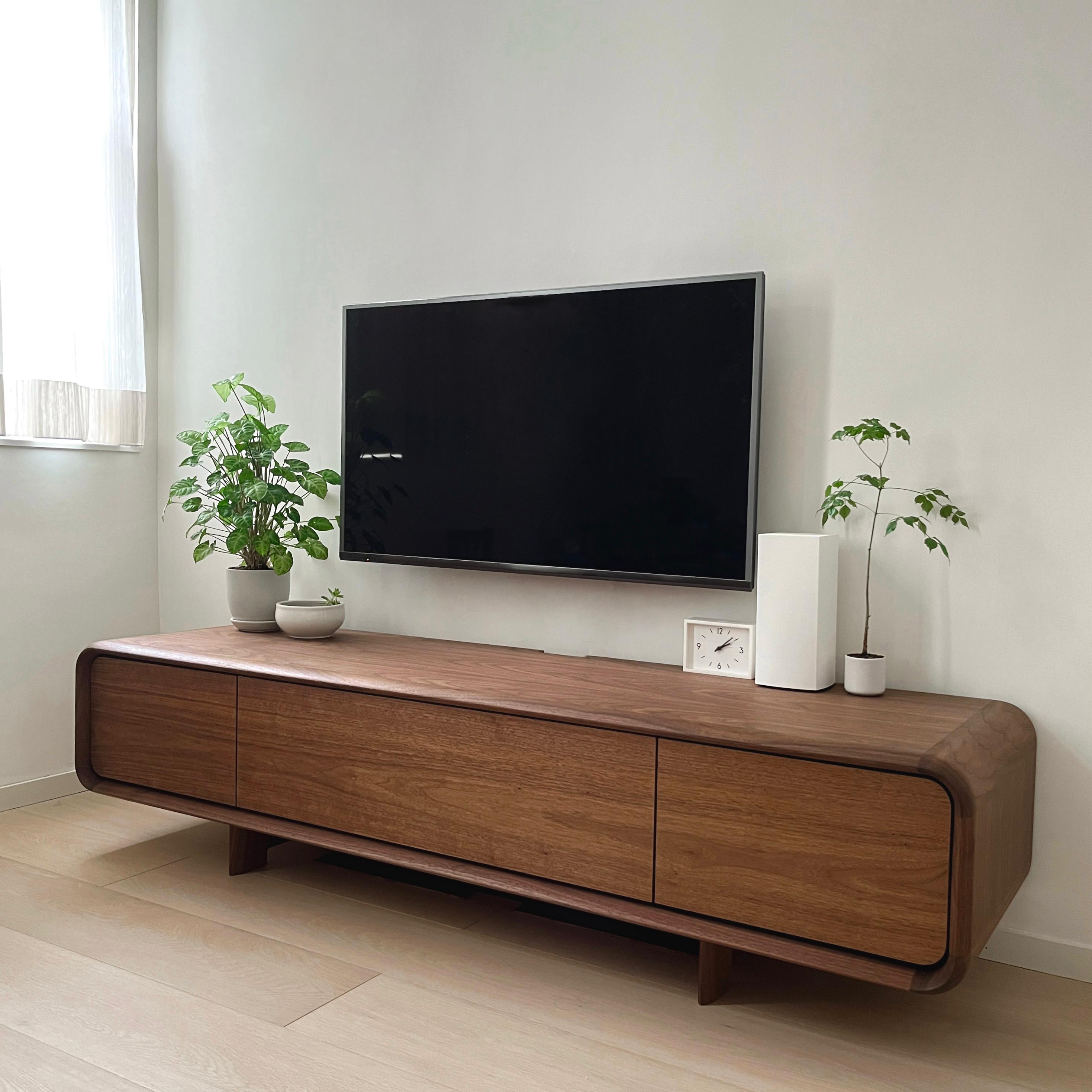 沙田:簡約風格的最佳選擇:胡桃木飛驒圓角電視櫃