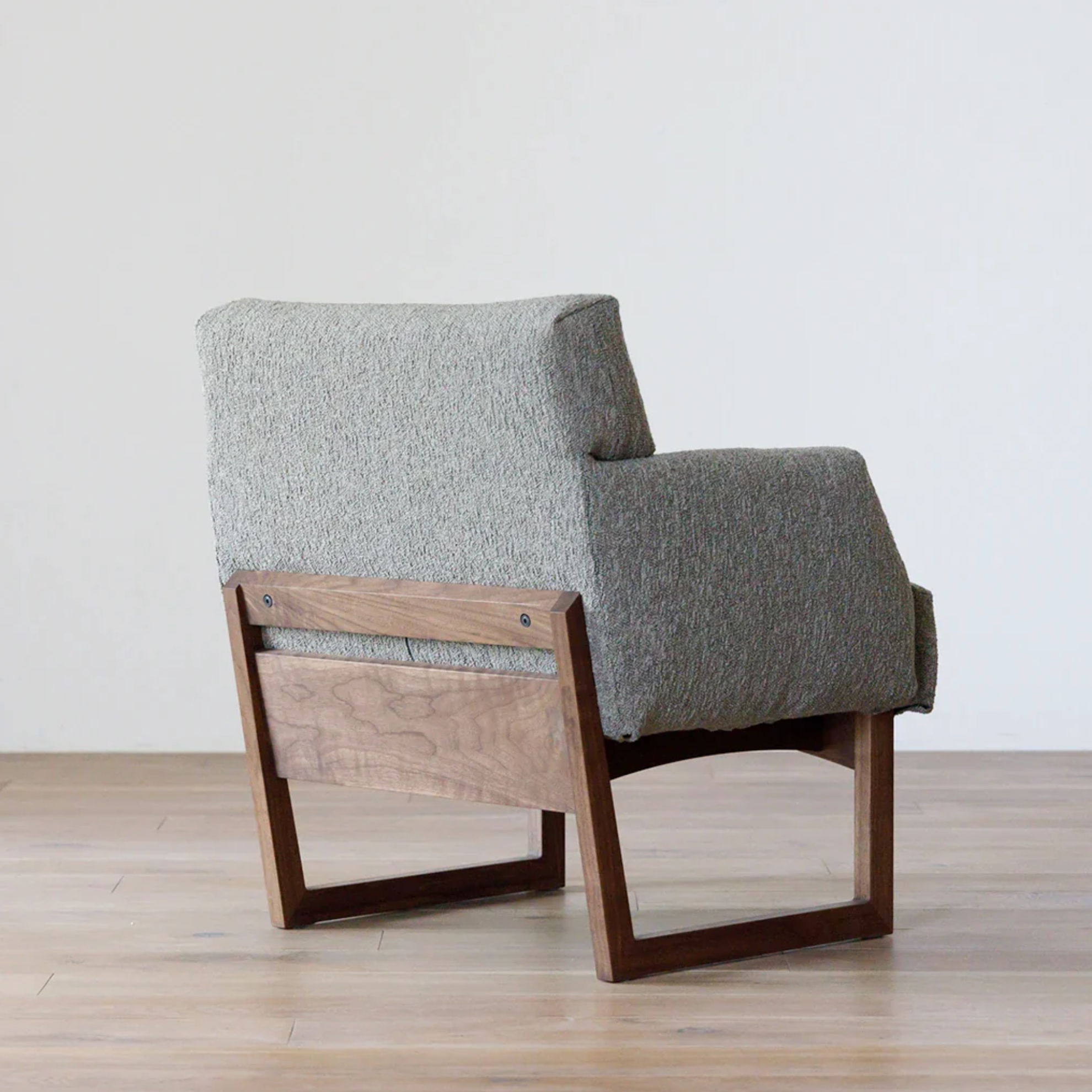 walnut . CLUNIS ashgray