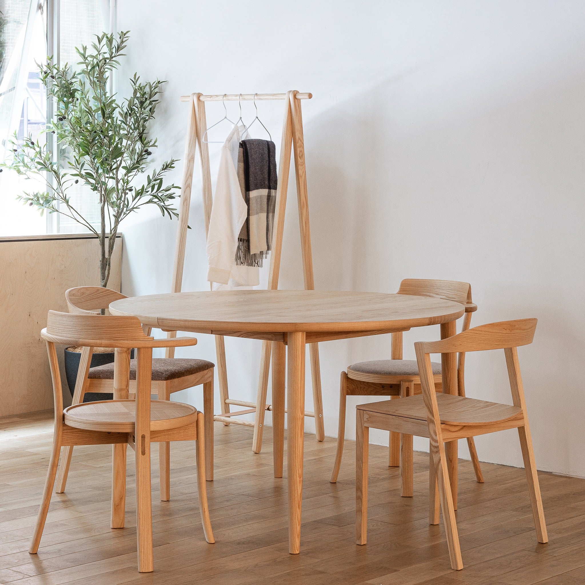 Tamo Ash (NF) /⌀120cm/H71 cm