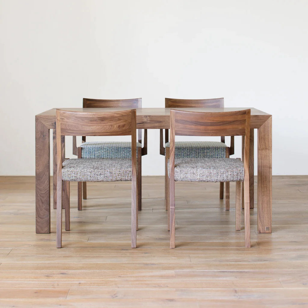 W1400 x D840 / Walnut