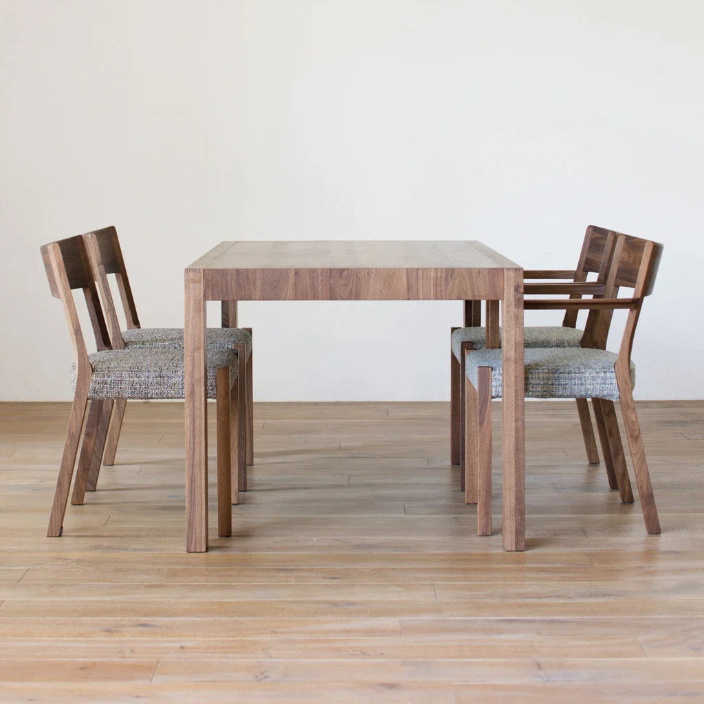 W1400 x D840 / Walnut