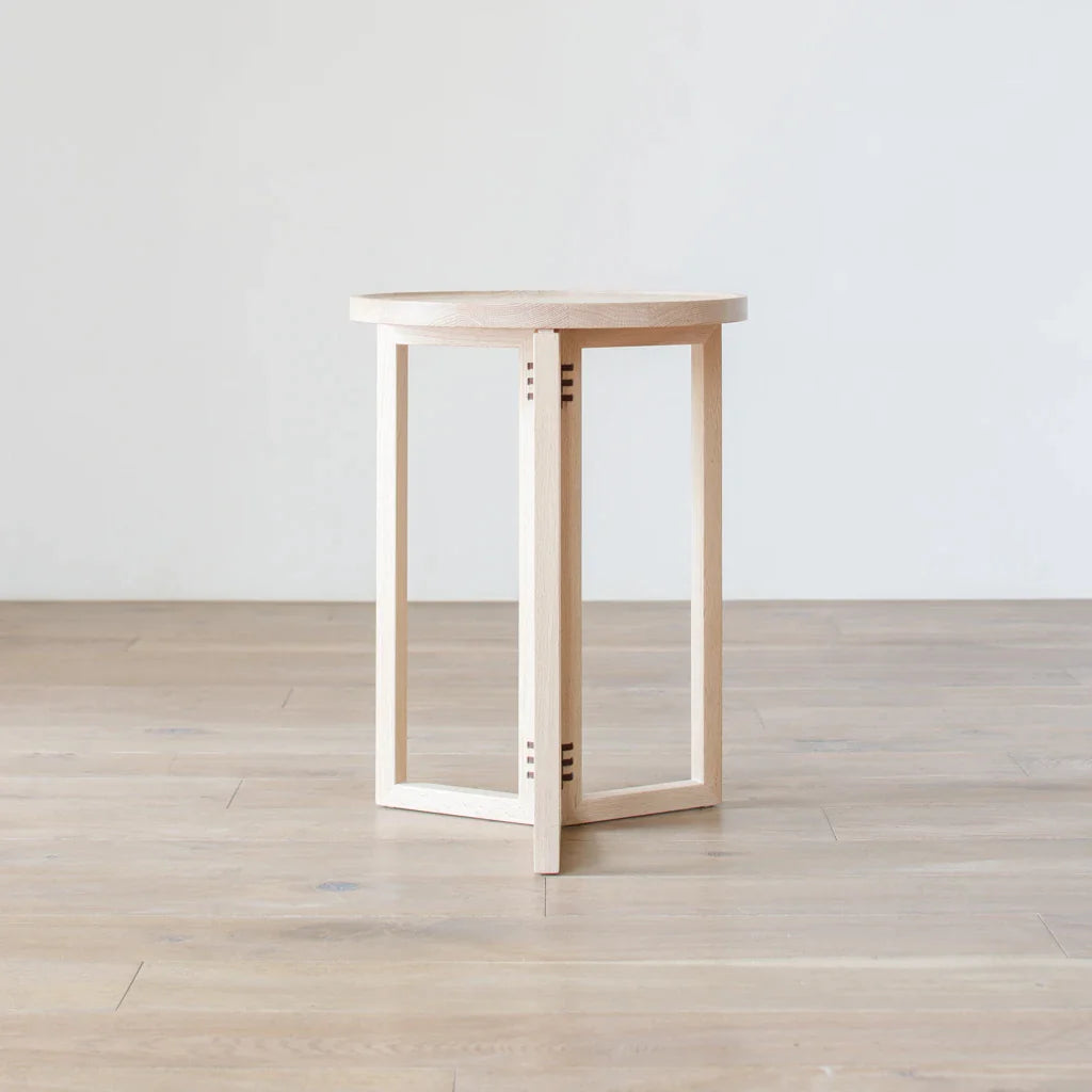 W420 x D420 x H560 . oak white