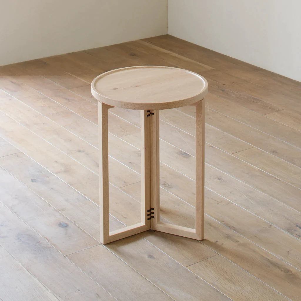 W420 x D420 x H560 . oak white