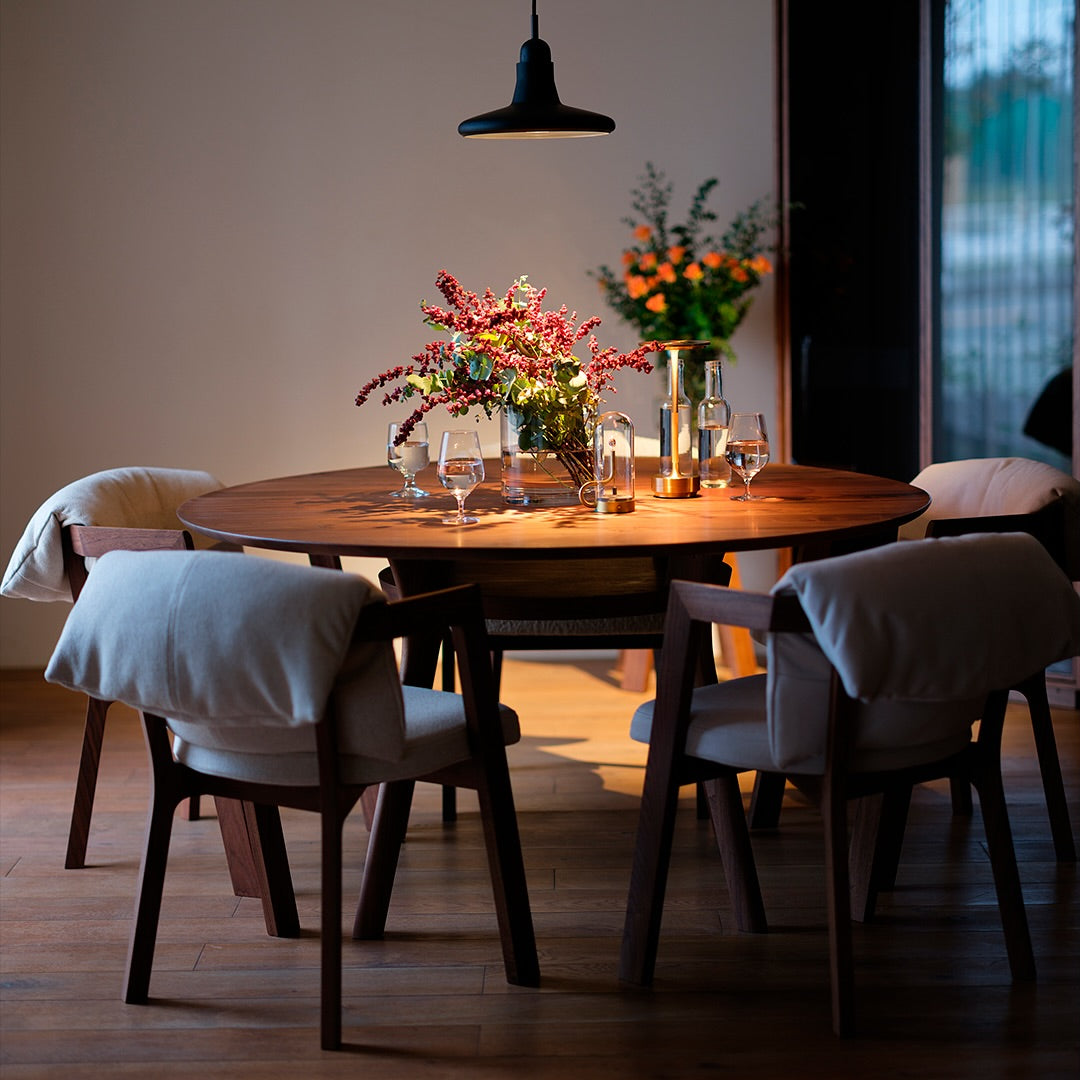 AGILE Circle Dining Table 133, SOLIDO Arm Chair, LIBERIA PLUS Cabinet High