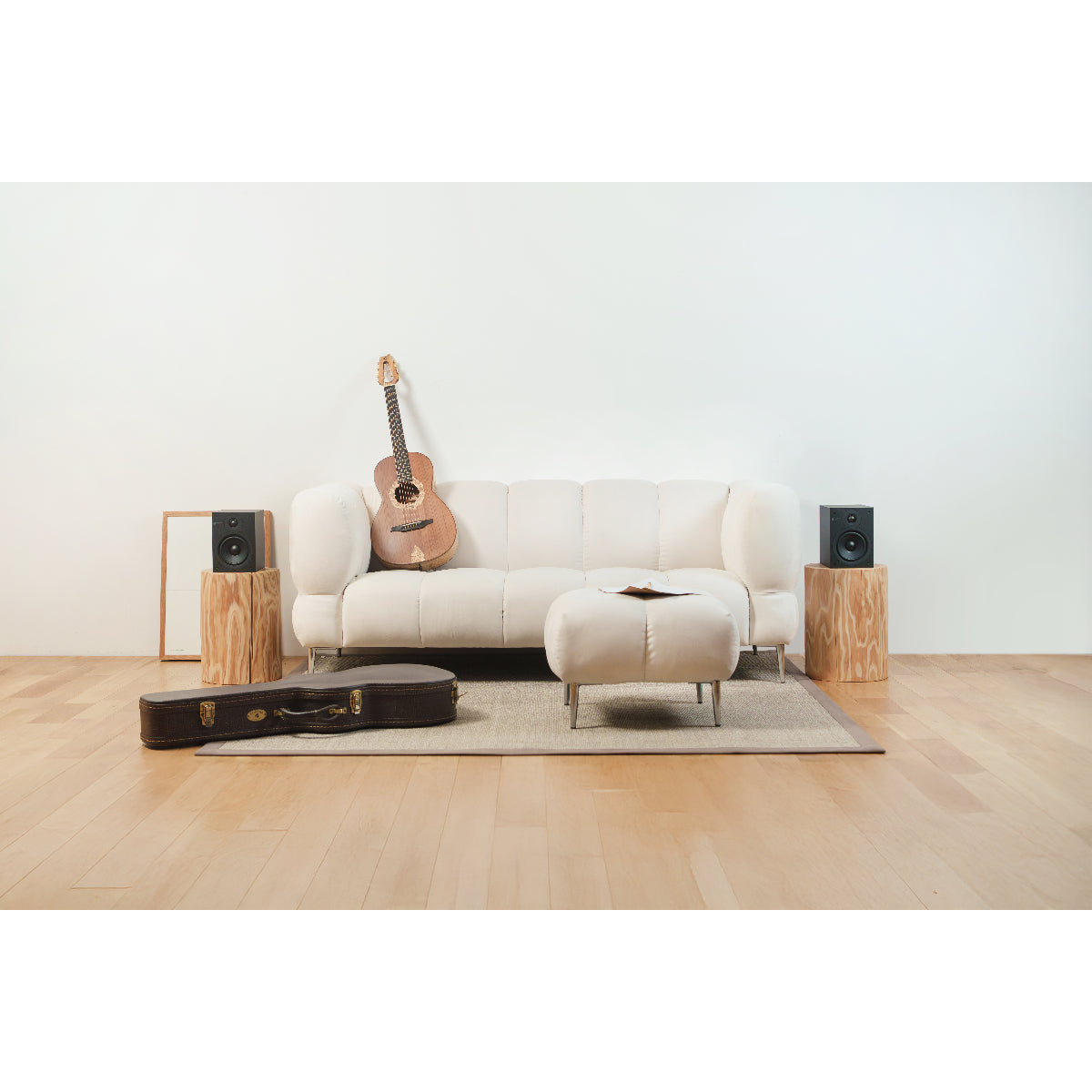 3P / Fabric B Cuera #7091 / Silver Steel Leg