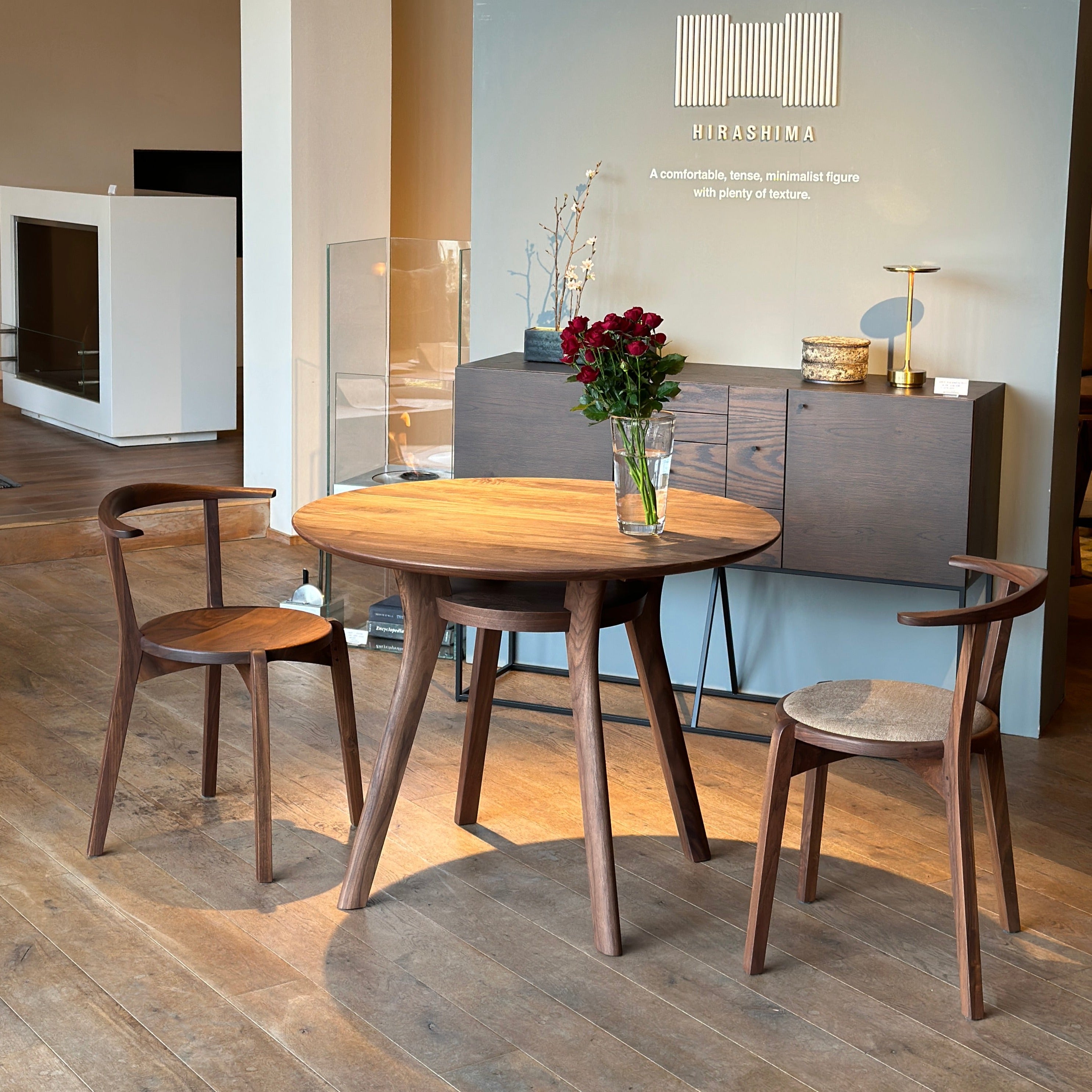 AGILE Circle Dining Table 091, AGILE Side Chair, VARIO Side Board