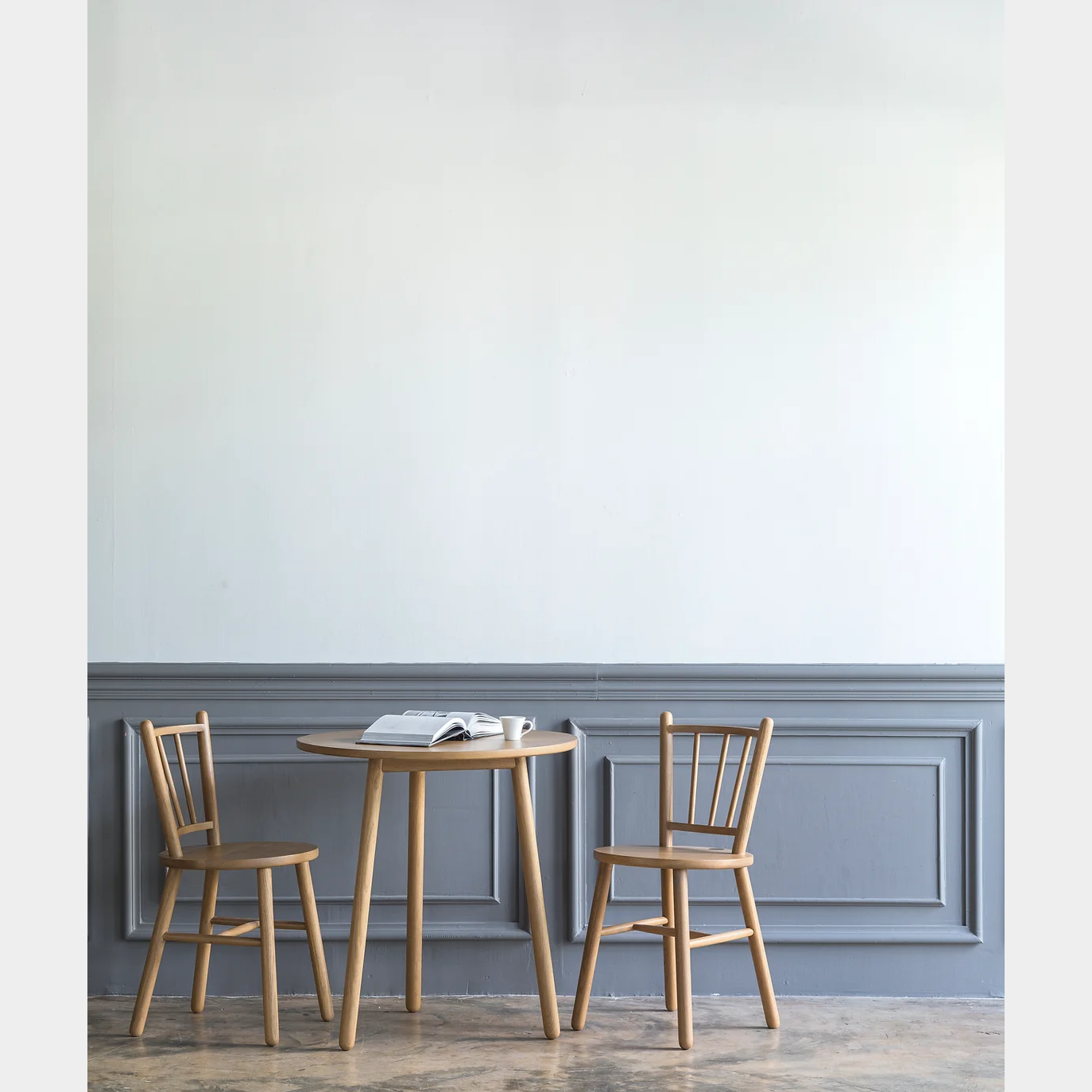 Natural Oak / (3 Legs) ⌀700 x H740 mm