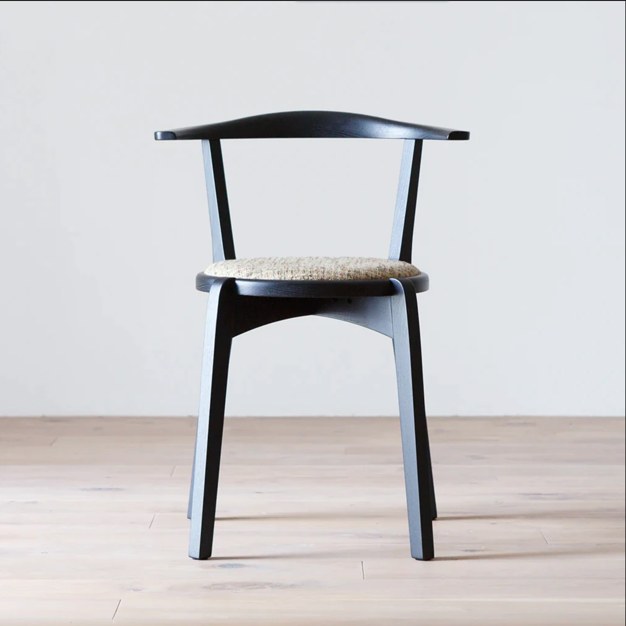 Oak PU Black/Fabric Rank E Clunis Ivory