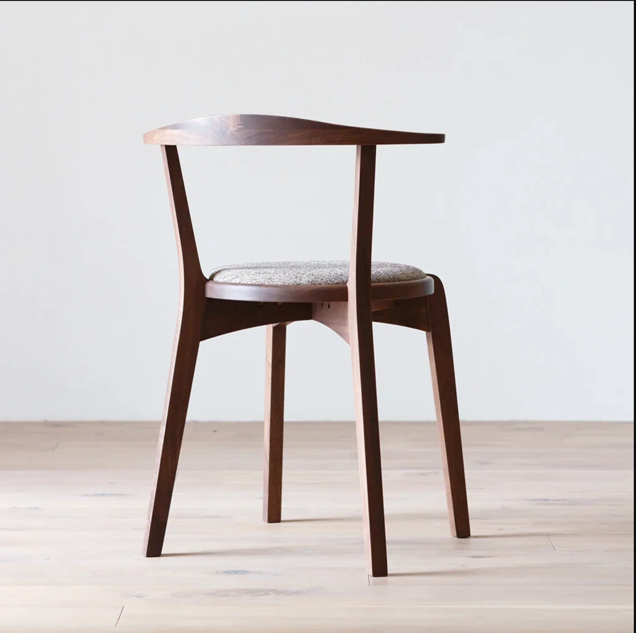 Walnut PU Clear/Fabric Rank C Magonza