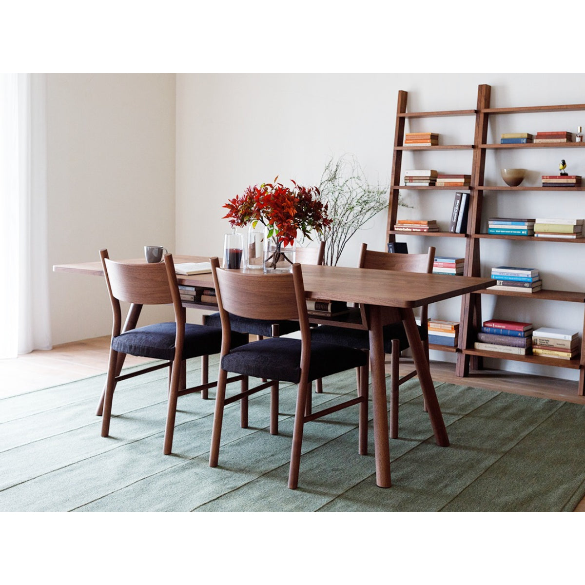 TIPO Dining Table 168, TIPO Side Chair, SCALA Shelf 056, SCALA Shelf 070