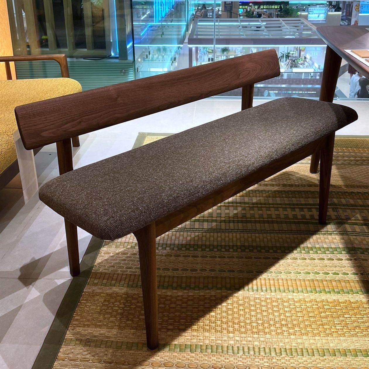Walnut / Fabric HOLM GY