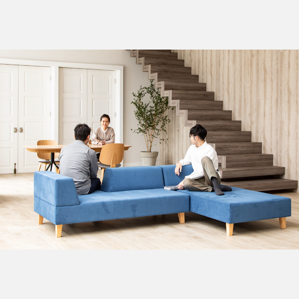 PIVO Sofa Set in 2P, 1P Long. The low-back design seamlessly blends the living and dining areas, creating a more open and conversational environment.