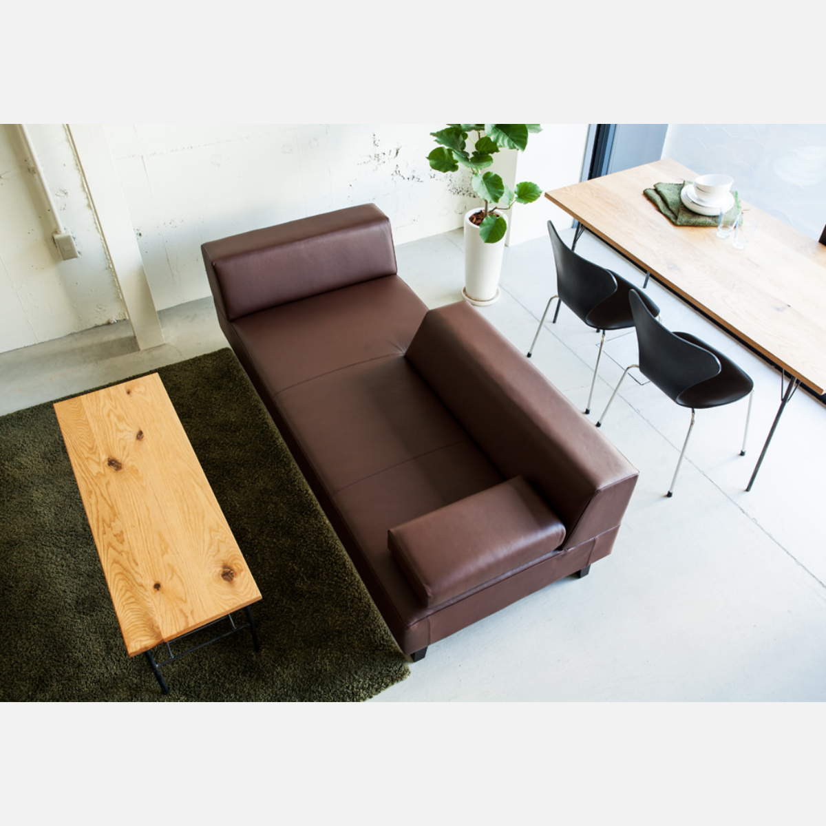 2.5P PIVO Sofa with extra armrest cushion/ Genuine Leather / Dark Brown Wood Leg