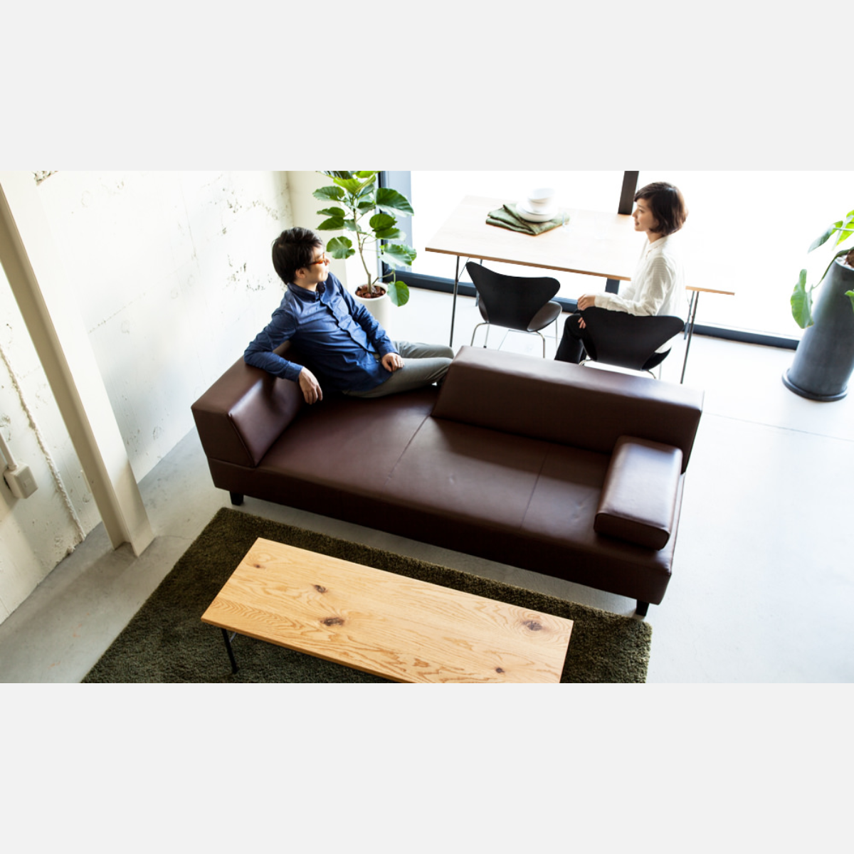 2.5P W180 PIVO Sofa / Genuine Leather / Dark Brown Wood Leg