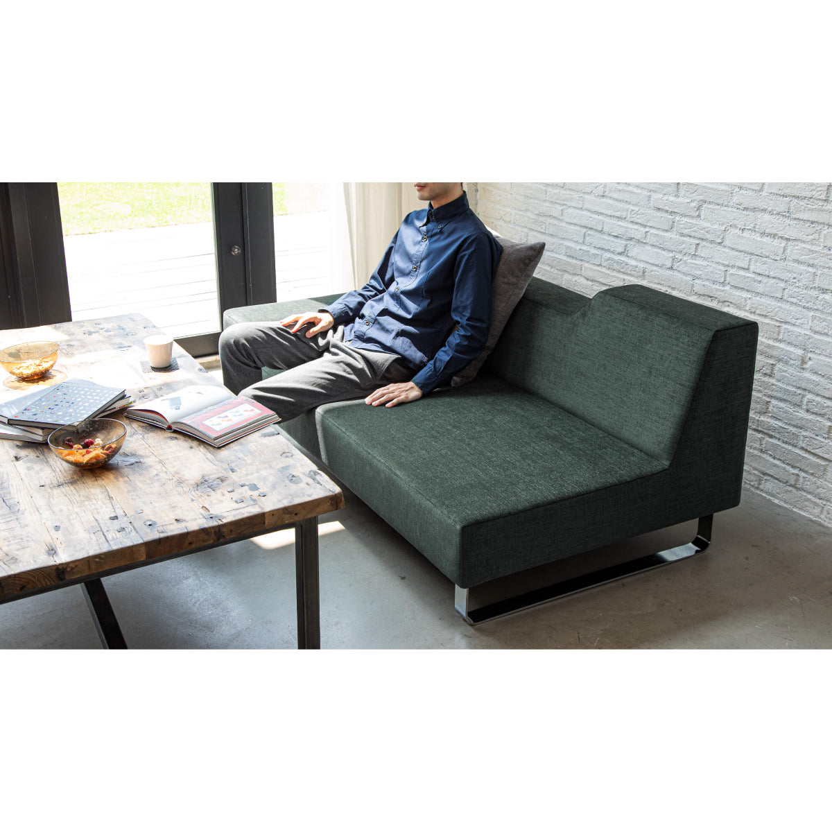 The back is just the right low height to maintain good posture even when combined with a cushion.