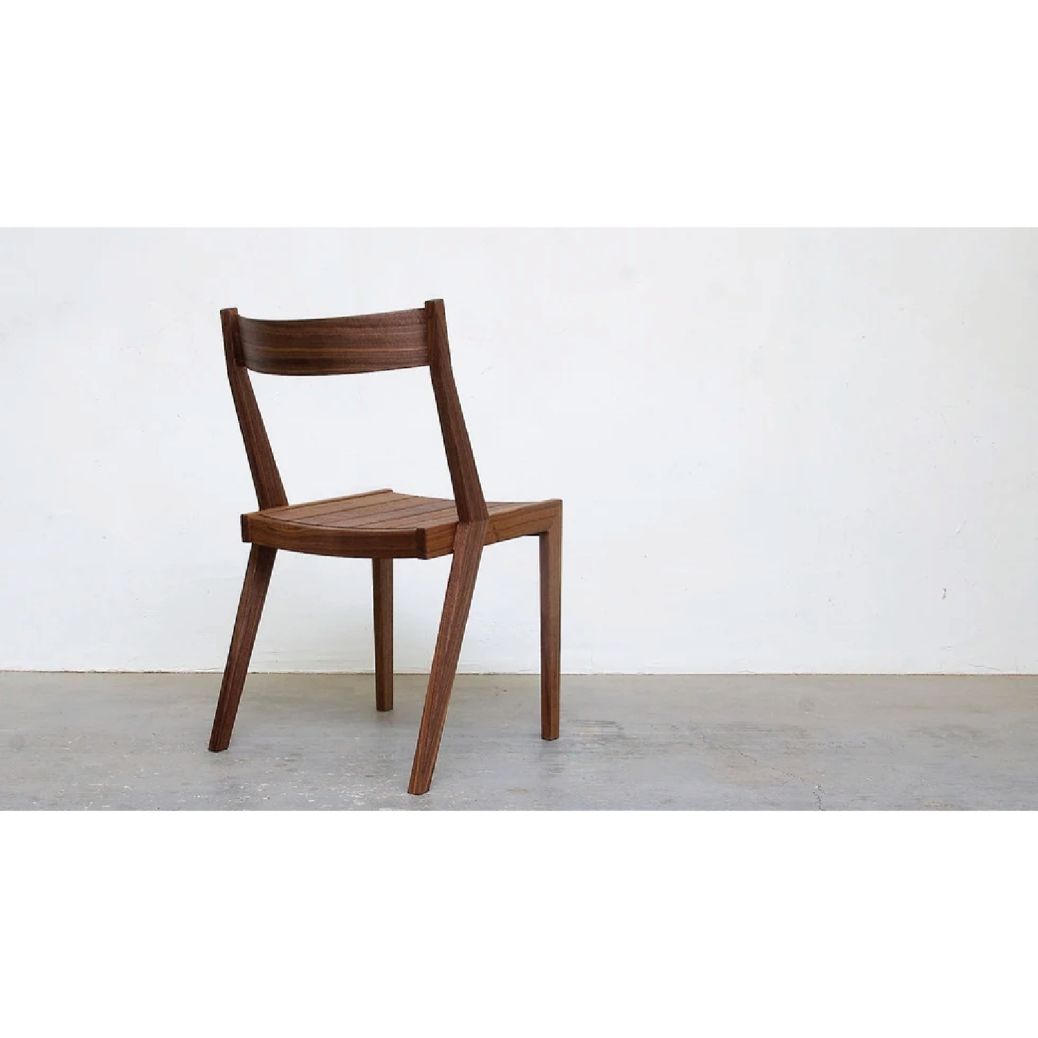 Black Walnut / Wooden