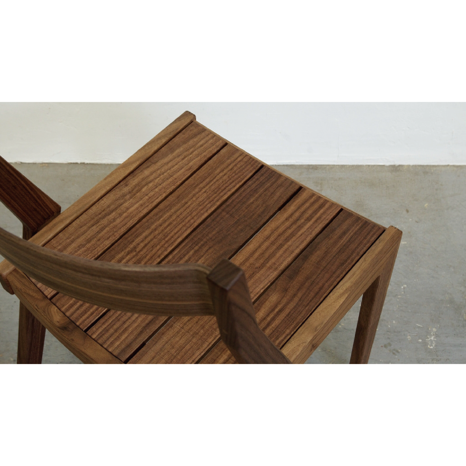 Black Walnut / Wooden