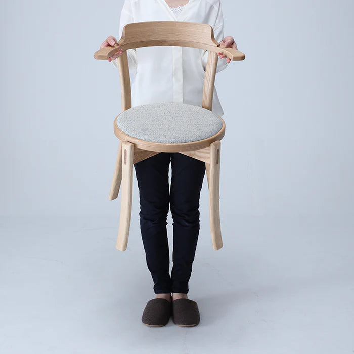 重量輕盈,容易移動。