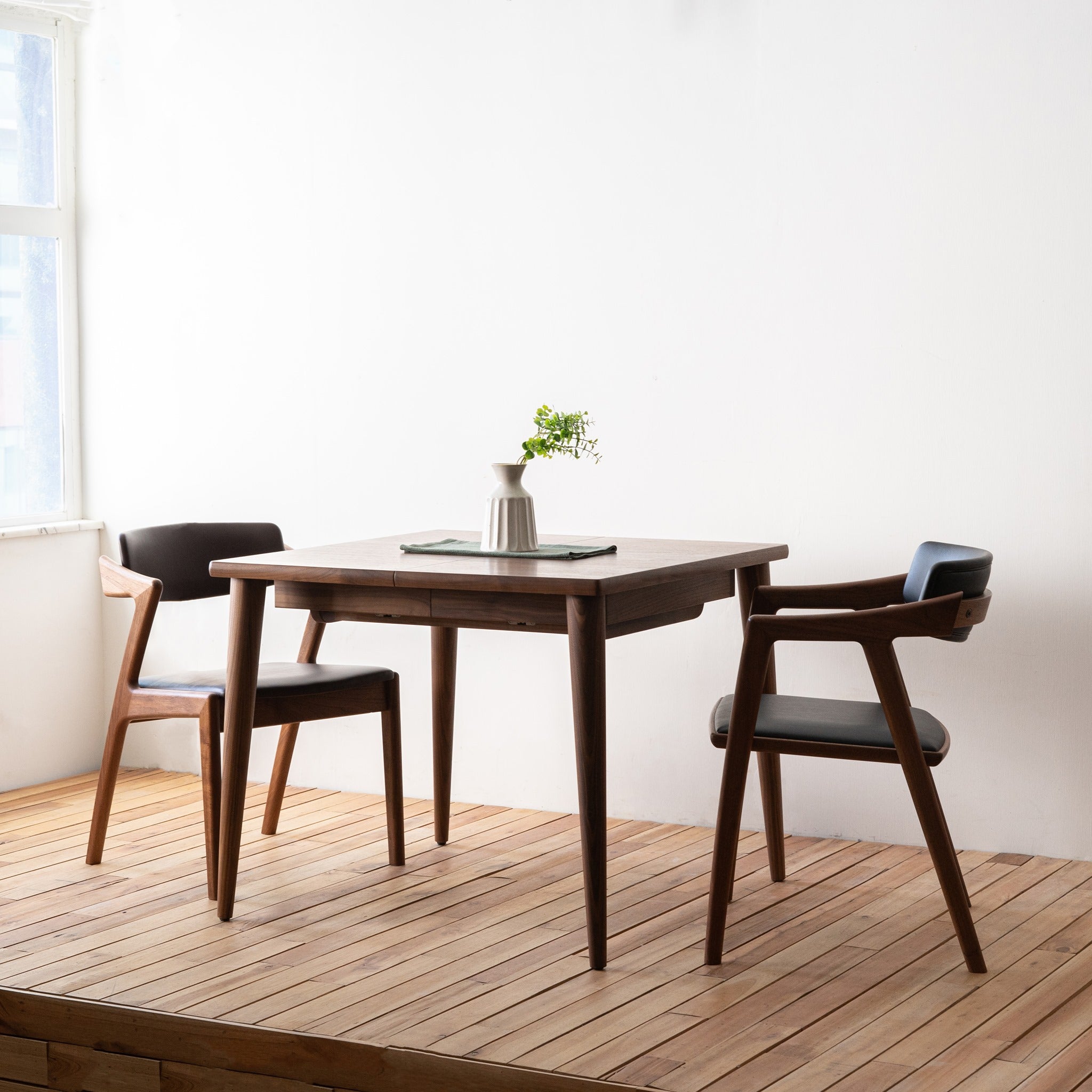 Walnut/ES Leather L1605