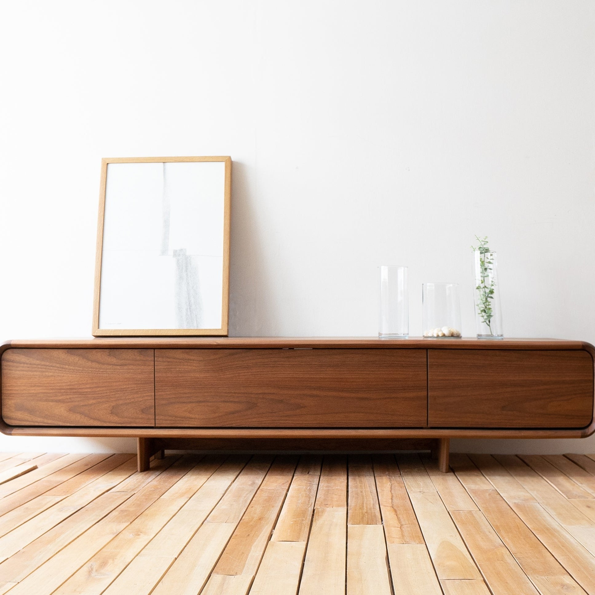 W1800 / Black Walnut