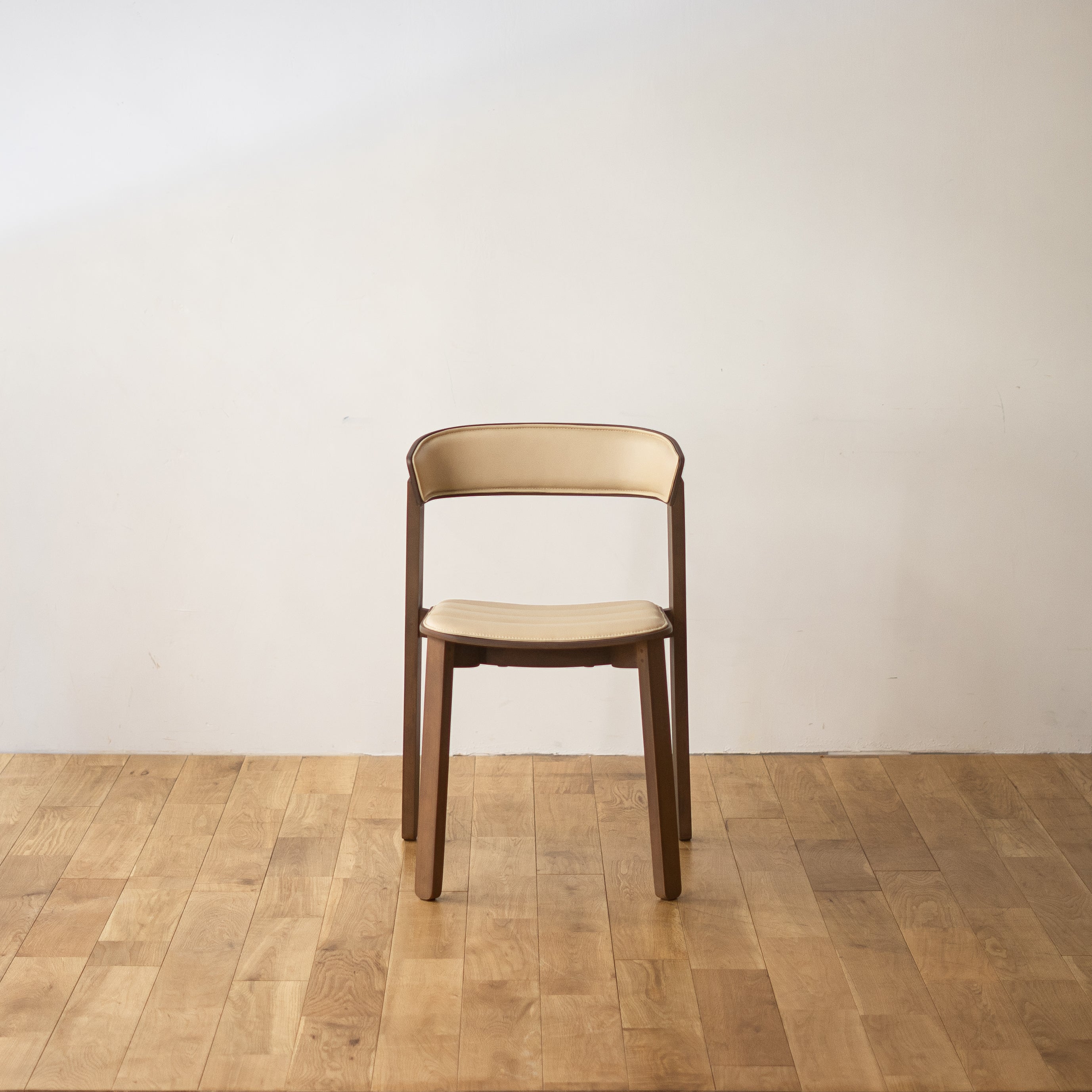 TWELVE Chair Brown Ash/PVC VU72