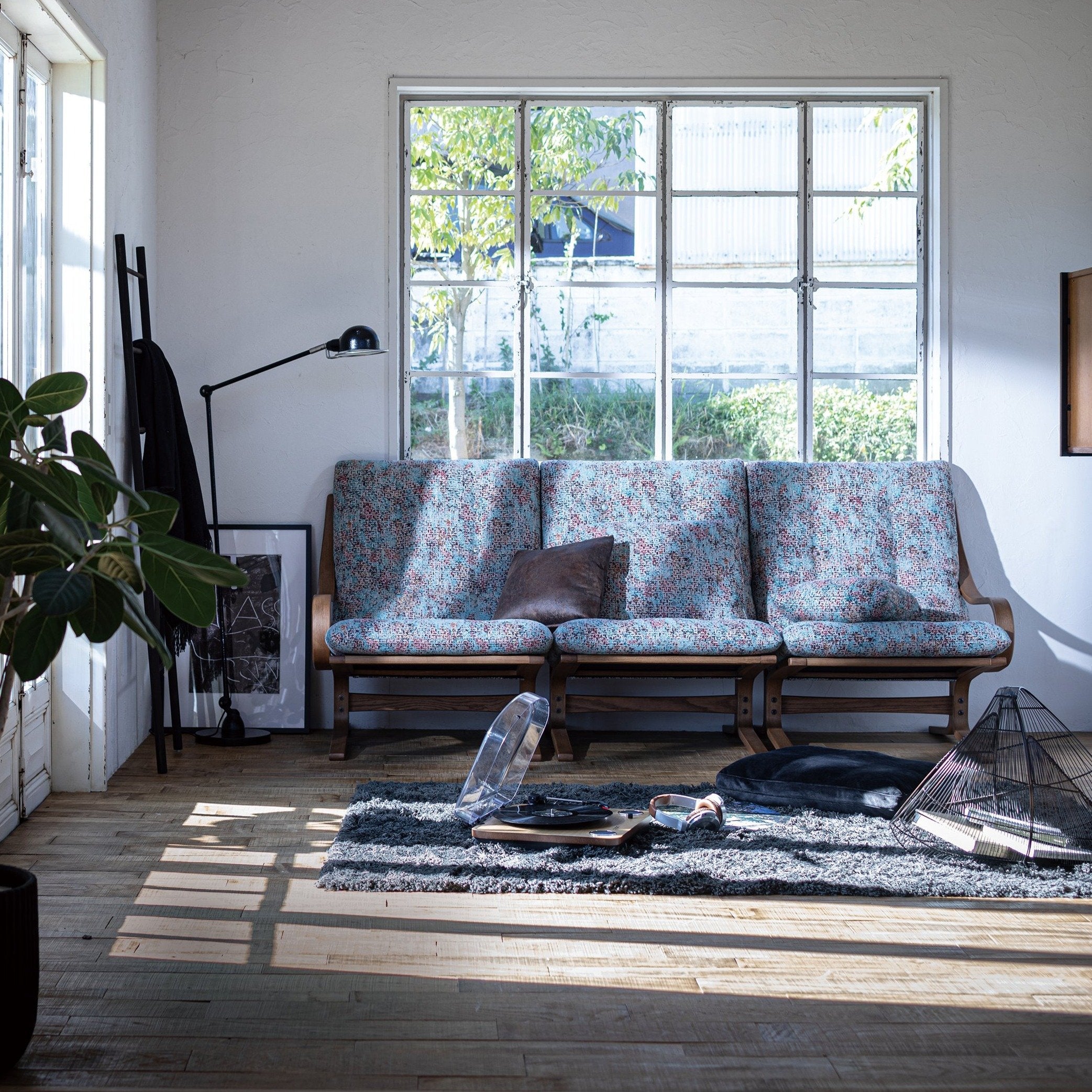 Walnut WP/Fabric S GUTI