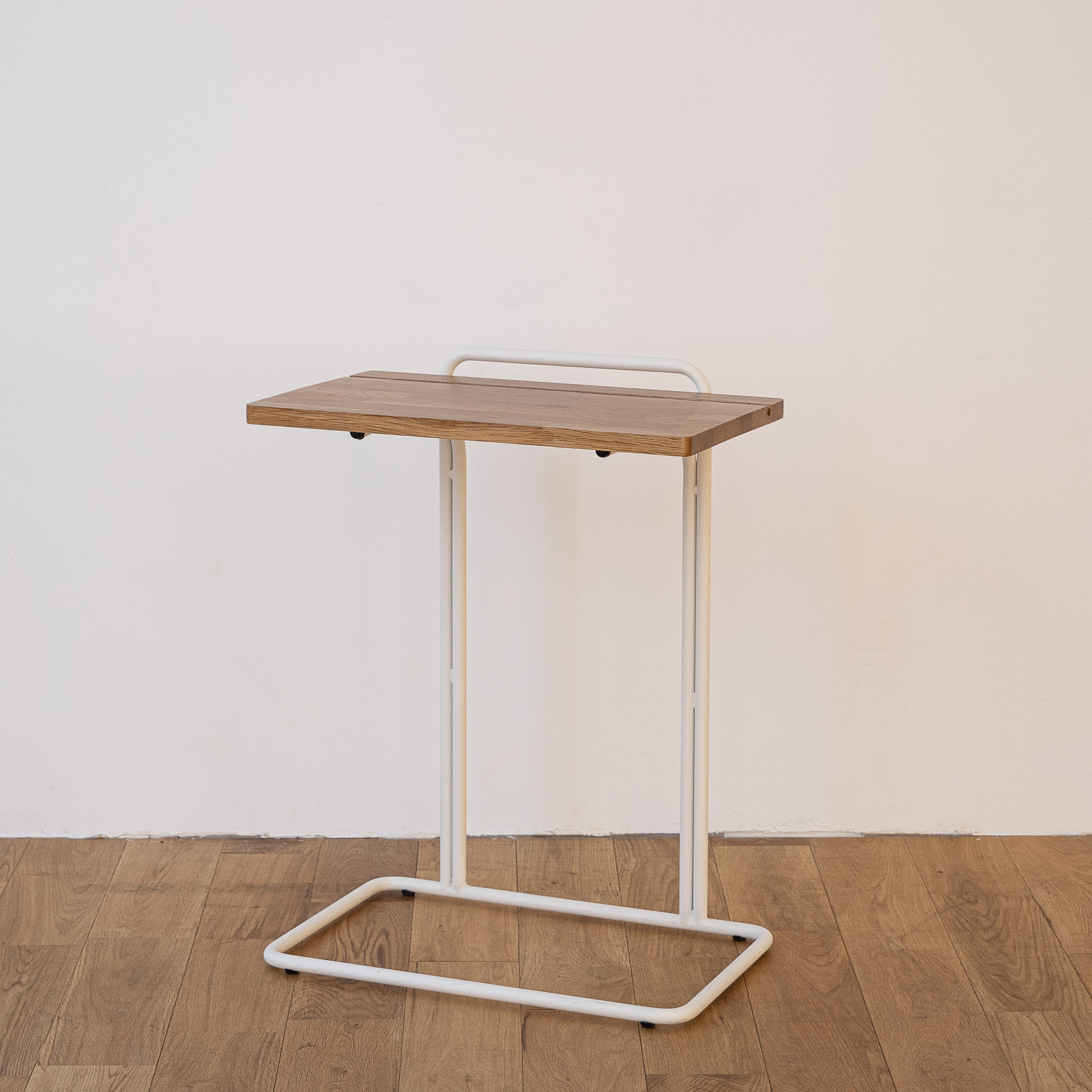 Low/Natural Oak+White Steel