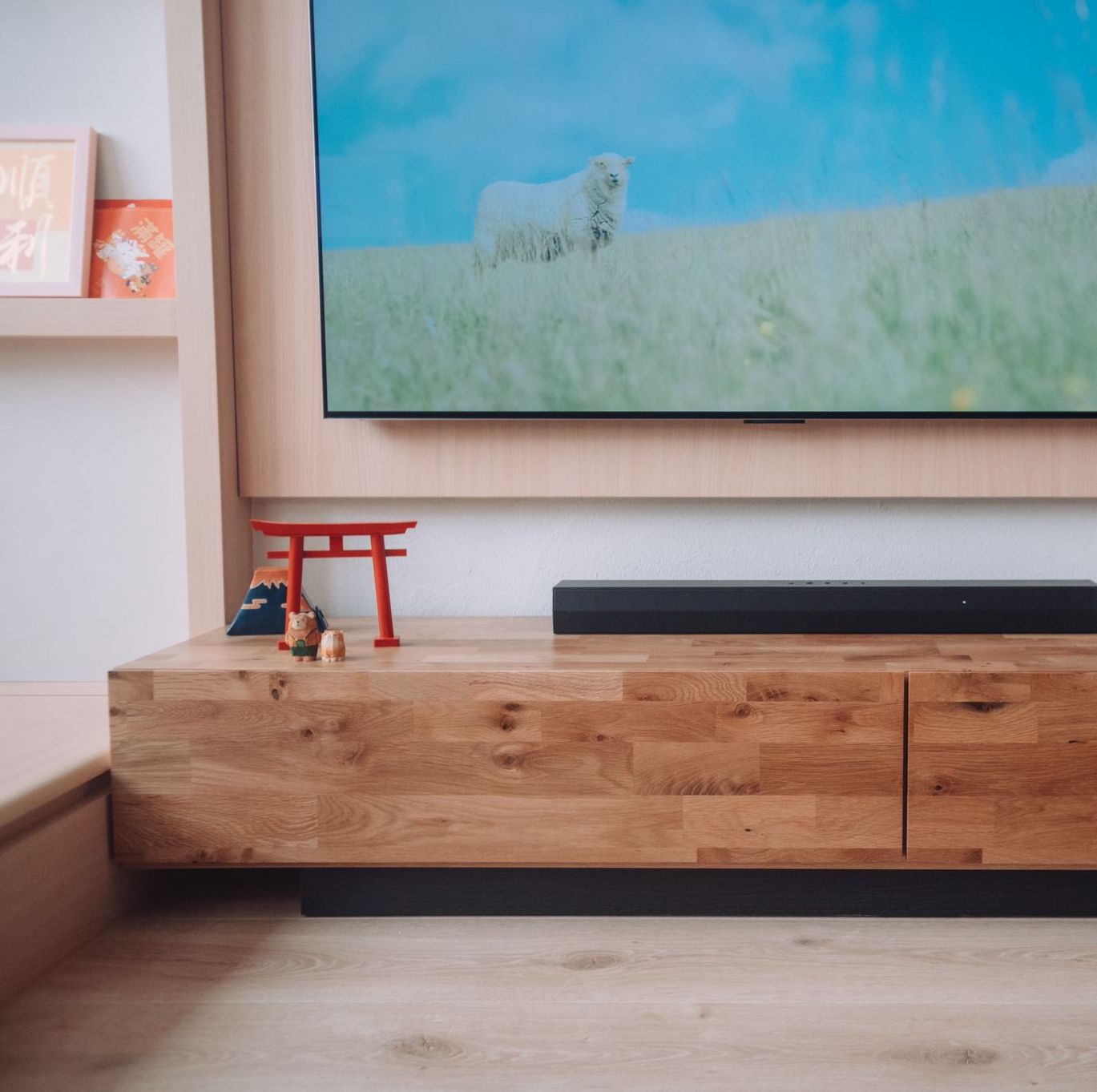 鑽石山：自然融合橡木電視櫃  讓客廳煥然一新