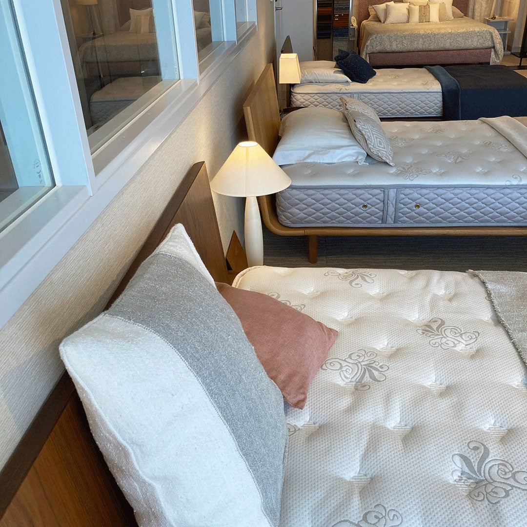 【超美品】【高級】NIHON BED Manufacturing 眠りから暮らしを考える日本ベッド