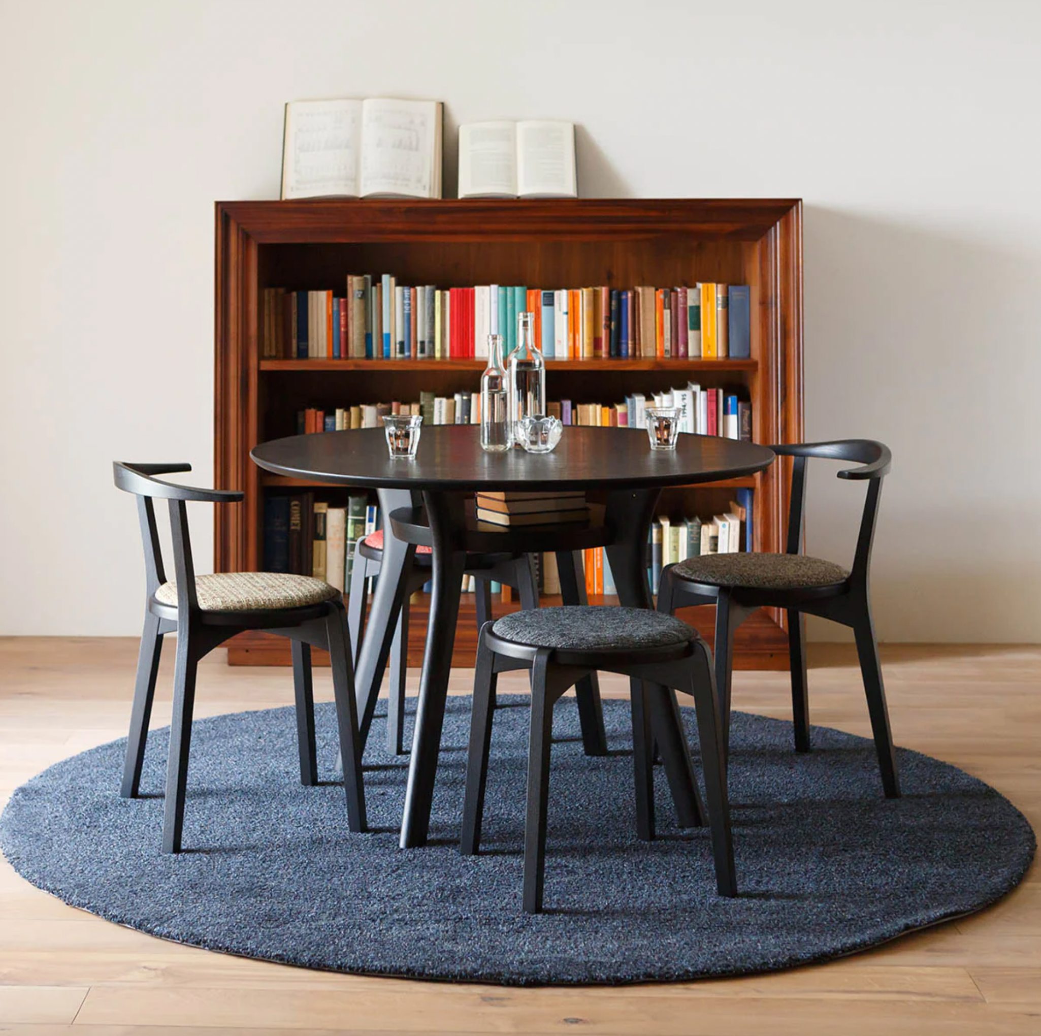 AGILE Circle Dining Table 105, AGILE Side Chair, AGILE Stool